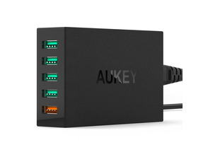 Cargador de pared de 5 puertos Aukey