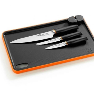 Conjunto Pack 3 Cuchillos Bra Efficient A198021 con tabla para cortar